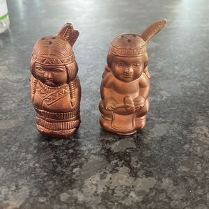 Native American Girl Salt Pepper Shaker Set